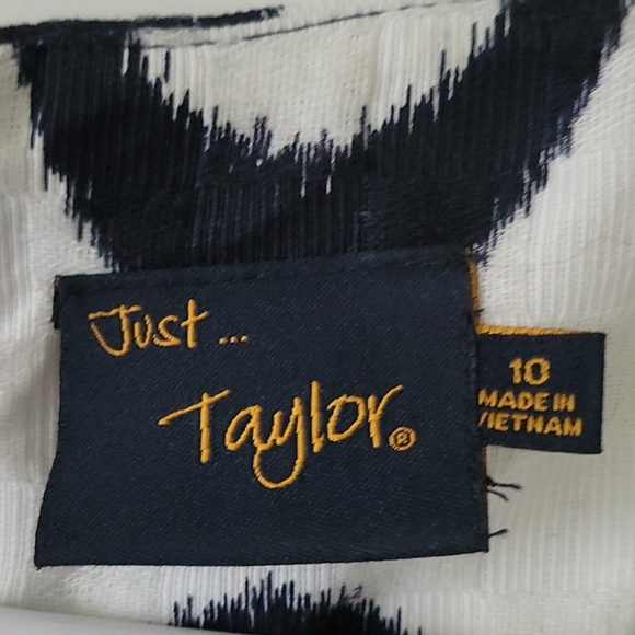 Sleeveless patterned dress, navy and white - Picture 3 of 4